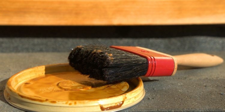 Come ridipingere casa senza sporcare il pavimento