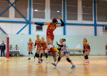 Accademia fermata in cinque set dalla capolista