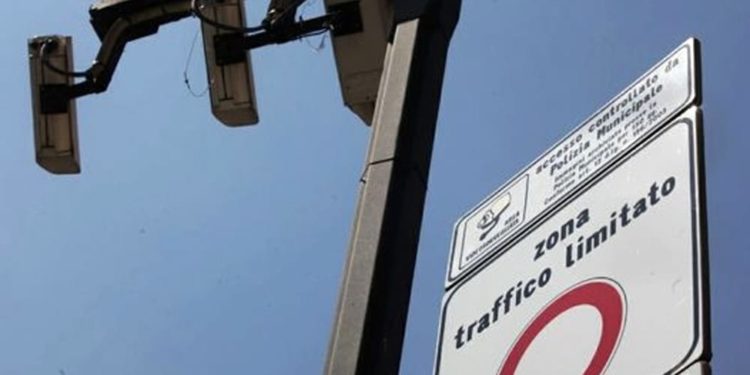 Napoli: Vice Sindaco Panini e assessore Clemente: a partire dall’11 maggio tornano attivi i varchi ZTL sospesi dal 19 marzo