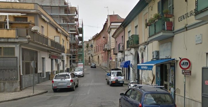 Senso unico in via giulia a Centrurano