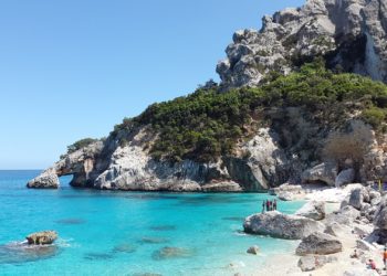 Vacanze 2020, Sardegna e Puglia in cima ai desideri degli italiani