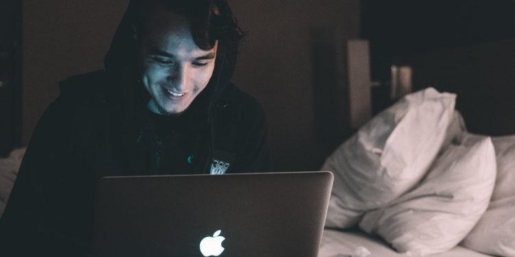 I giovani e il sexting: numeri e motivazioni di un comportamento sempre più diffuso