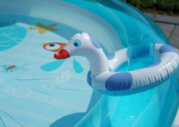 La piscina gonfiabile per bambini