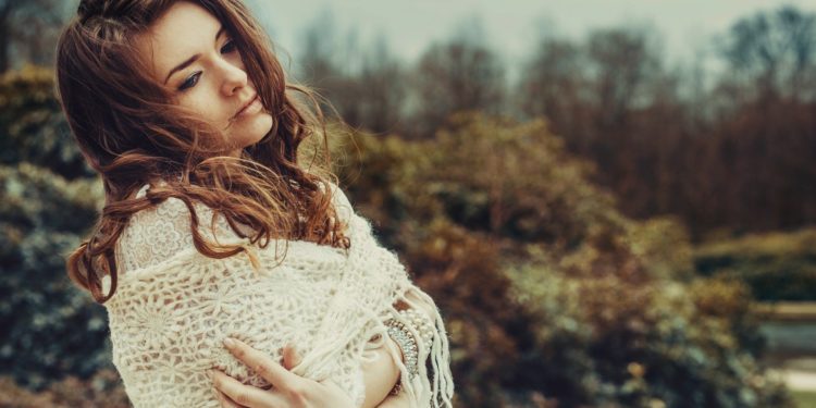 Come arricciare i capelli senza piastra