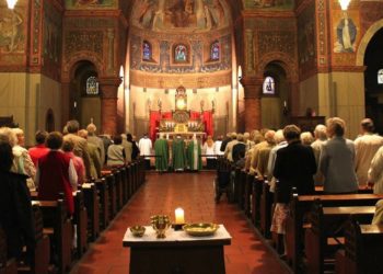 Quali attività compiono i sacerdoti nella loro quotidianità?