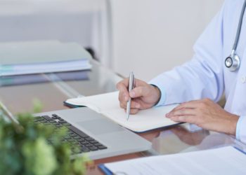 Quando è necessaria prenotare una visita da un proctologo?