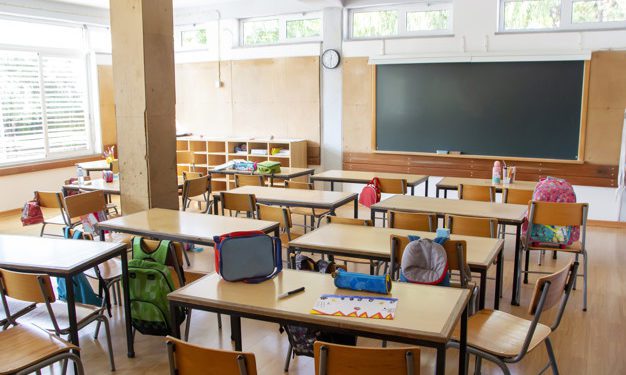 La Giunta al presidente della Regione: “Riapriamo le scuole dopo le elezioni”