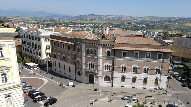 Obbligo di rilevamento della temperatura nelle attività e negli uffici pubblici