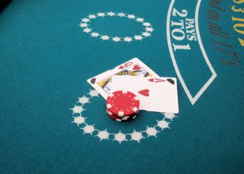 Dai grandi templi del gioco al palmo delle nostre mani: l’evoluzione del blackjack