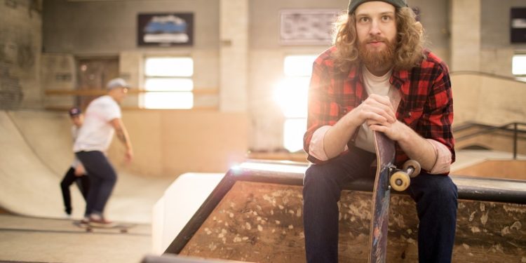 Come scoprire cosa fa tuo figlio quando esce