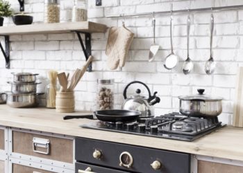 Quali sono gli utensili indispensabili in cucina