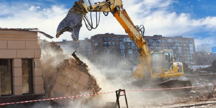 Covid-19 Campania, l’assessore Morcone chiede al Prefetto la sospensione delle demolizioni