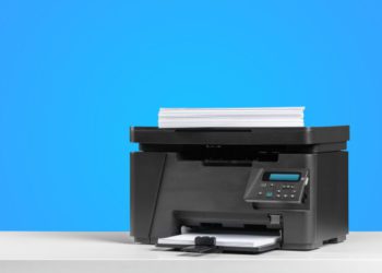 Carta termica vs carta normale: qual è la migliore per stampare scontrini e biglietti?