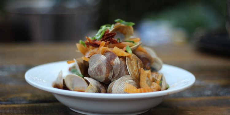 Come pulire le vongole: metodo efficace e veloce