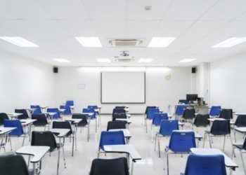 Coronavirus in Campania, trend in crescita: l’Unità di Crisi si riserva di decidere per le scuole