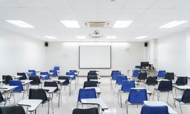 Coronavirus in Campania, trend in crescita: l’Unità di Crisi si riserva di decidere per le scuole