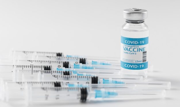 Vaccini, De Luca: Porre fine al caos informativo. Vietati AstraZeneca e Johnson sotto i 60 anni