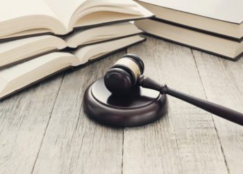 Come trovare il giusto avvocato, prima di una causa legale