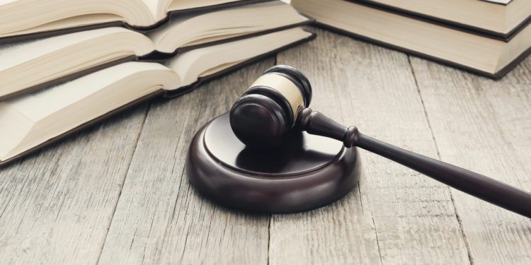 Come trovare il giusto avvocato, prima di una causa legale