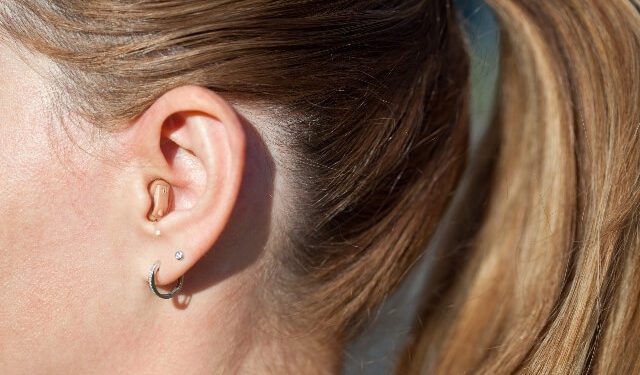 Come scegliere il giusto apparecchio acustico