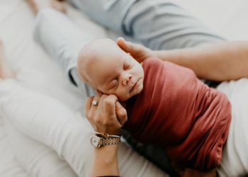 Come affrontare le vacanze con un neonato