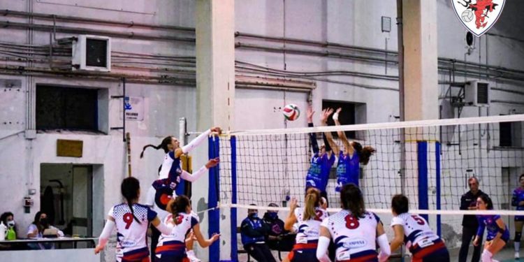 ESORDIO VINCENTE PER LA DP NOLEGGI SG VOLLEY