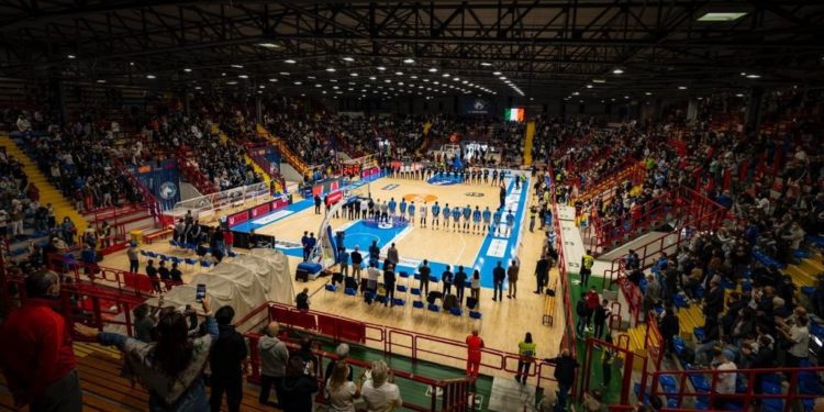 Accordo con Napoli Basket: Capri giocherà le gare interne al PalaBarbuto