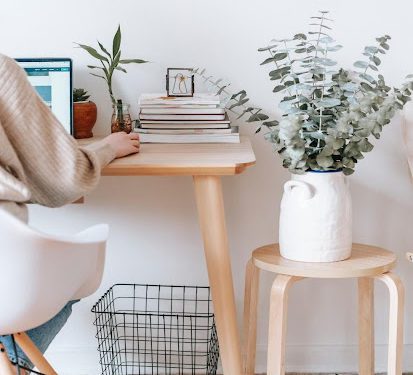 L’arredamento: dal soggiorno agli uffici allestiti a casa, si sceglie online