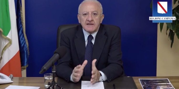 Campania, De Luca: “Per la scuola misure semplici e gestibili”