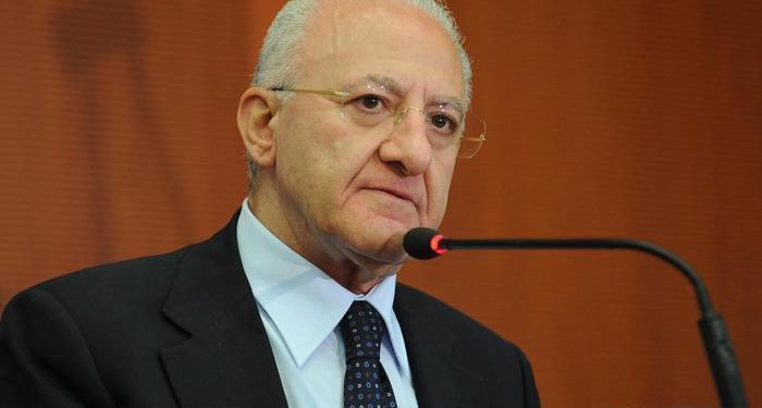 COVID, DE LUCA: NUOVE MISURE DEL GOVERNO AL DI SOTTO DEL NECESSARIO. UNA CONFUSIONE INDESCRIVIBILE, INGESTIBILE E INCONTROLLABILE