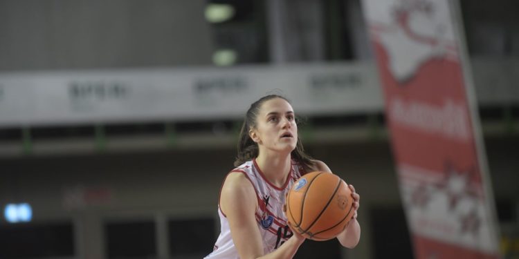 “Basket day” da incorniciare per il Gesam Gas e Luce Lucca: le biancorosse schiantano Geas