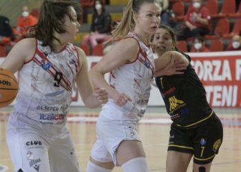 Basket Le Mura Lucca implacabile al PalaTagliate: diciassettesima vittoria stagionale per le biancorosse