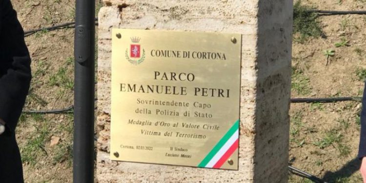 Terrorismo, a Cortona intitolato un parco in ricordo di Emanuele Petri