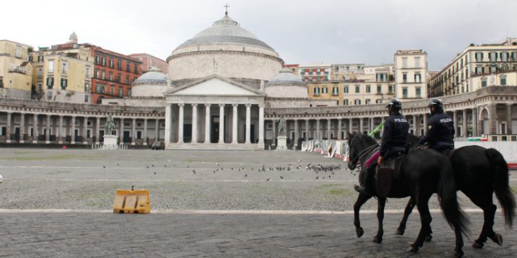 Napoli, attivato il coordinamento per l’accoglienza dei profughi ucraini