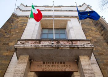 Ucraina: Mise valuta dazi per materie prime