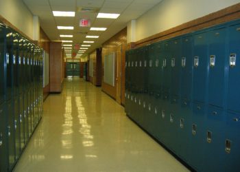 Atripalda, legalità a scuola: premio al liceo De Caprariis. Il sindaco Spagnuolo: studenti orgoglio atripaldese