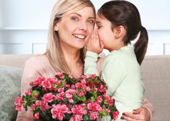 L’AZALEA DELLA RICERCA DI FONDAZIONE AIRC FIORISCE PER LA SALUTE DI TUTTE LE DONNE
