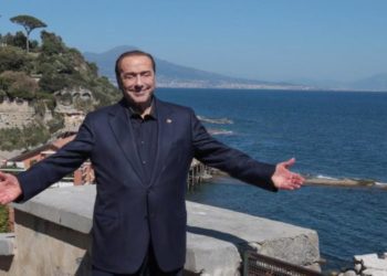 Discesa in campo, partito e governo: le parole di Berlusconi a Napoli