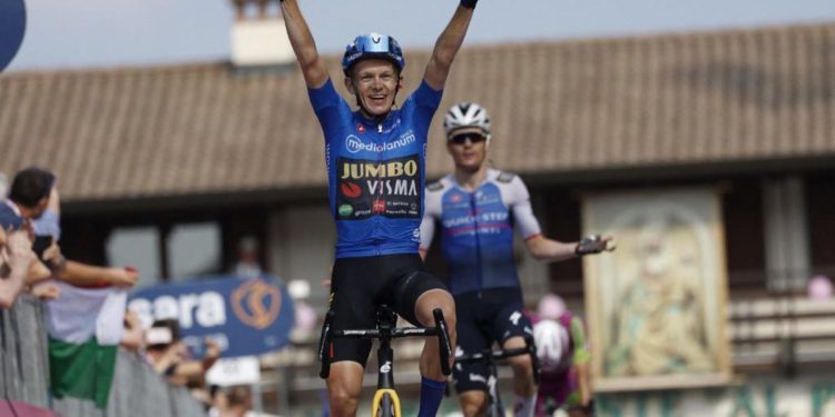Giro d’Italia 2022, Bouwman vince 19a tappa