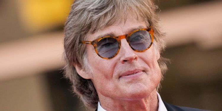 Forza Italia, Ridge di Beautiful sul palco a Napoli