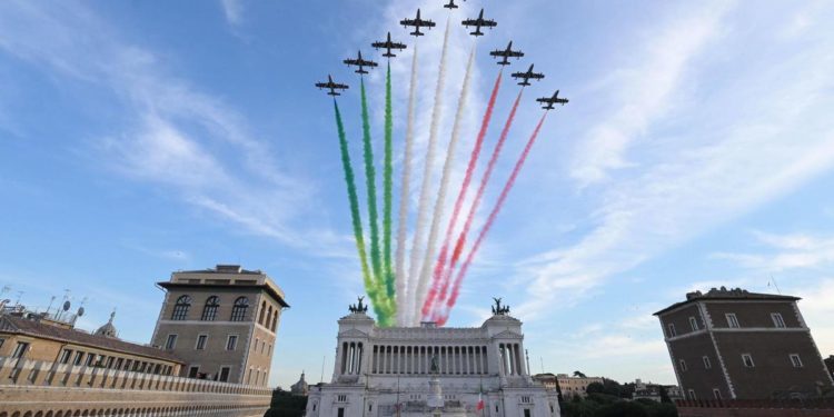 2 giugno, Mattarella: “Italia impegnata per la pace”