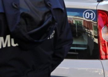 Napoli, furgone investe tre passanti: uno dei feriti muore