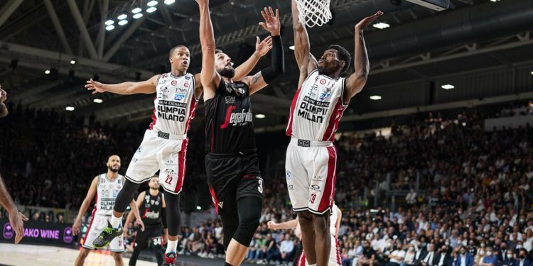 Virtus Bologna batte Olimpia Milano 75-68 in gara 2 finale scudetto