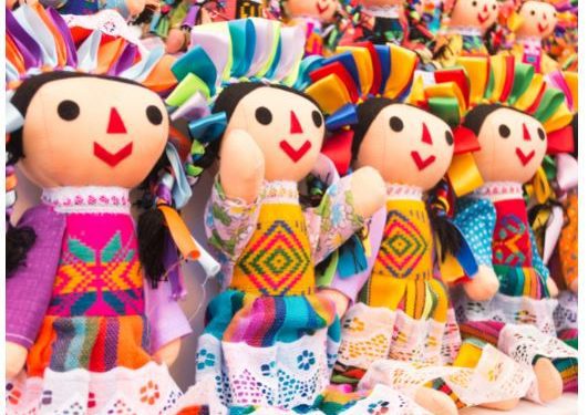 Giocare con le bambole sviluppa l’empatia dei bambini