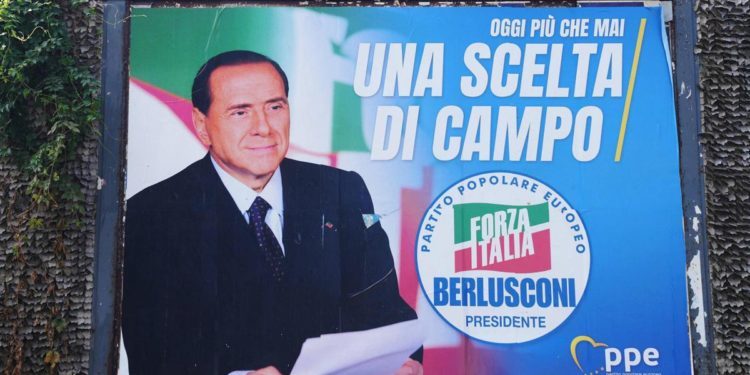Forza Italia, tesoriere fuori da liste: “Amareggiato, Berlusconi non mi ha chiamato”