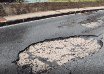 GENNARO SAVIO: “ALTRO CHE BOMBE D’ACQUA, SULL’ISOLA D’ISCHIA BASTANO QUATTRO GOCCE DI PIOGGIA PER FARE ALLAGARE STRADE E PIAZZE A CAUSA DI QUARANT’ANNI DI VERGOGNOSO MALGOVERNO LOCALE!”