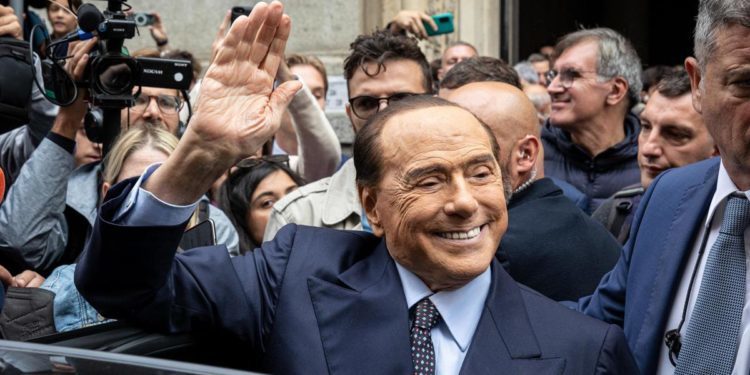Berlusconi compie 86 anni, festa in famiglia ad Arcore