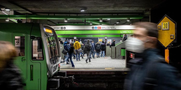 Mascherine, da oggi 1 ottobre stop obbligo sui mezzi pubblici