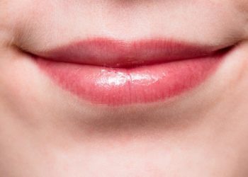 Come appianare le rughe intorno agli occhi