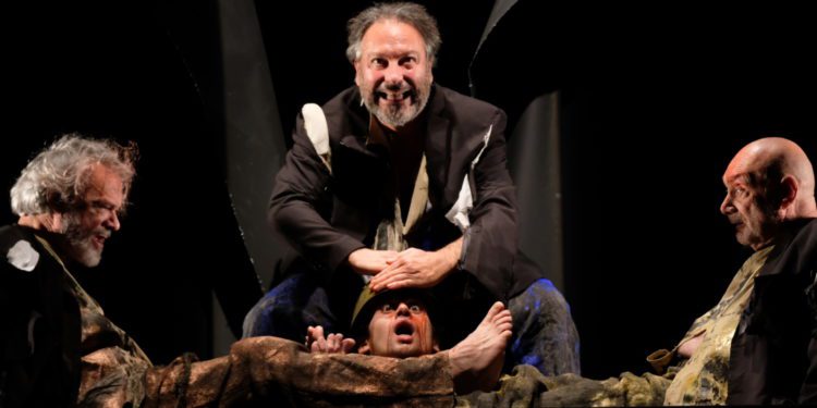 Aspettando Godot di Samuel Beckett regia Theodoros Terzopoulos
